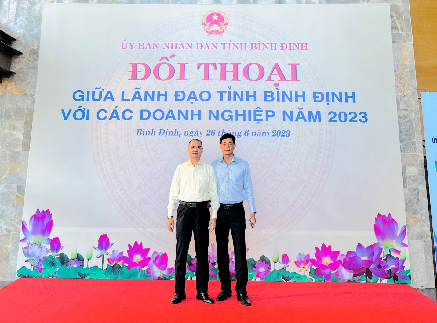 &amp;Ocirc;ng Nguyễn Văn Học, Chủ tịch Hiệp hội Doanh nghiệp tỉnh B&amp;igrave;nh Định v&amp;agrave; đại diện ng&amp;acirc;n h&amp;agrave;ng Đ&amp;ocirc;ng &amp;Aacute;