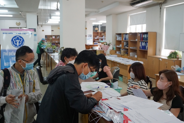 Trong 6 th&amp;aacute;ng đầu năm 2023, TP.HCM đ&amp;atilde; giải quyết việc l&amp;agrave;m cho 163.122 lượt người v&amp;agrave; tạo ra 72.935 việc l&amp;agrave;m mới