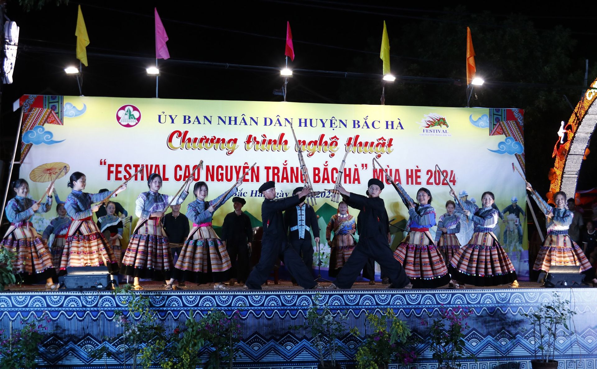 Khai mạc Festival Cao nguyên trắng Bắc Hà -