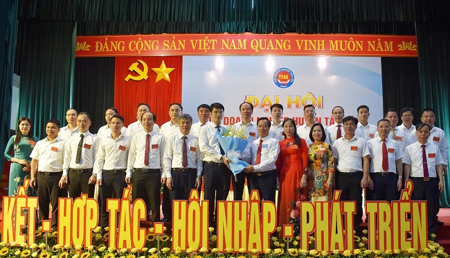 Ban Chấp h&amp;agrave;nh Hội DN huyện T&amp;acirc;n Y&amp;ecirc;n kh&amp;oacute;a II ra mắt Đại hội.