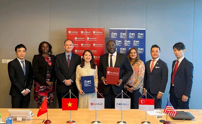 Đại diện&amp;nbsp; L&amp;atilde;nh đạo IFC v&amp;agrave; SeABank k&amp;yacute; kết hợp t&amp;aacute;c tại Singapore
