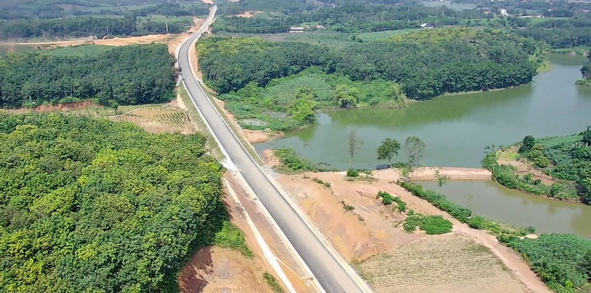 Đường giao th&amp;ocirc;ng li&amp;ecirc;n v&amp;ugrave;ng kết nối đường Hồ Ch&amp;iacute; Minh với Quốc lộ 70B, quốc lộ 32C tỉnh Ph&amp;uacute; Thọ đi tỉnh Y&amp;ecirc;n B&amp;aacute;i, tổng mức đầu tư 2.120 tỷ đồng