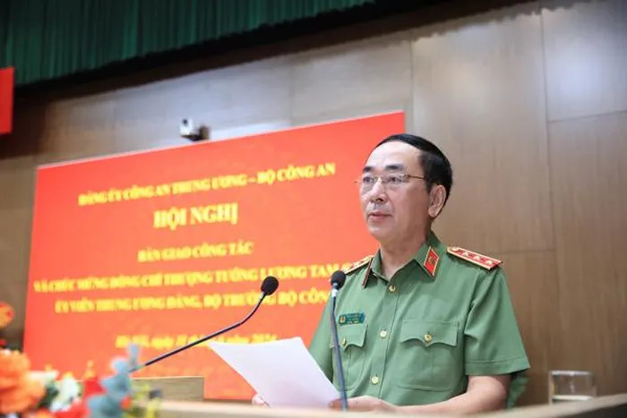 Thứ trưởng Bộ C&amp;ocirc;ng an Trần Quốc Tỏ