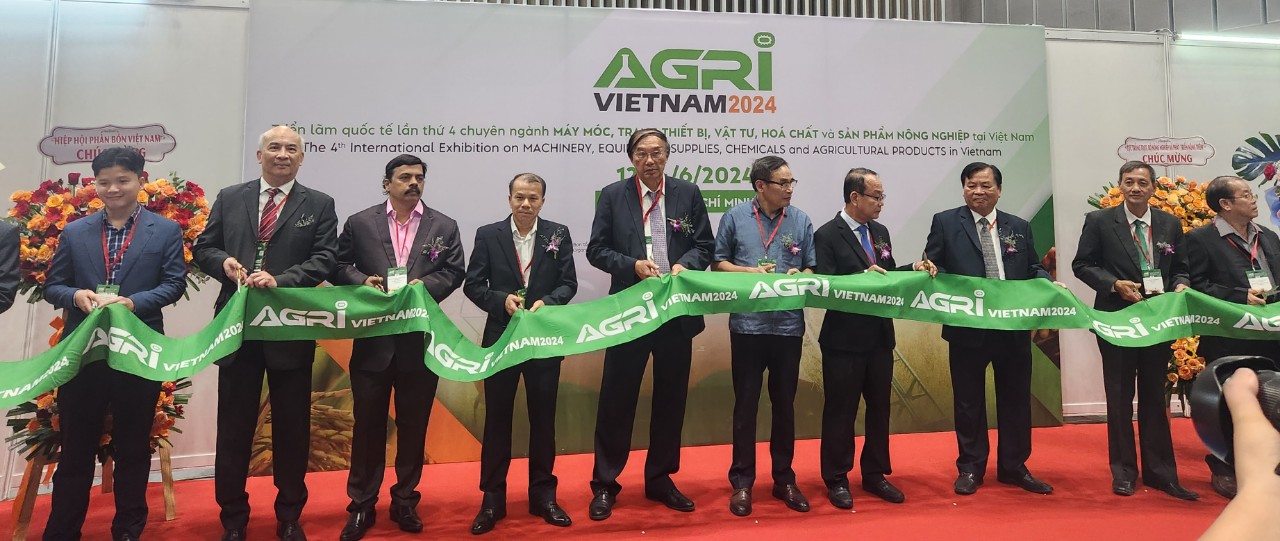 Nghi thức cắt băng khai mạc sự kiện triển l&amp;atilde;m Agri Việt Nam 2024