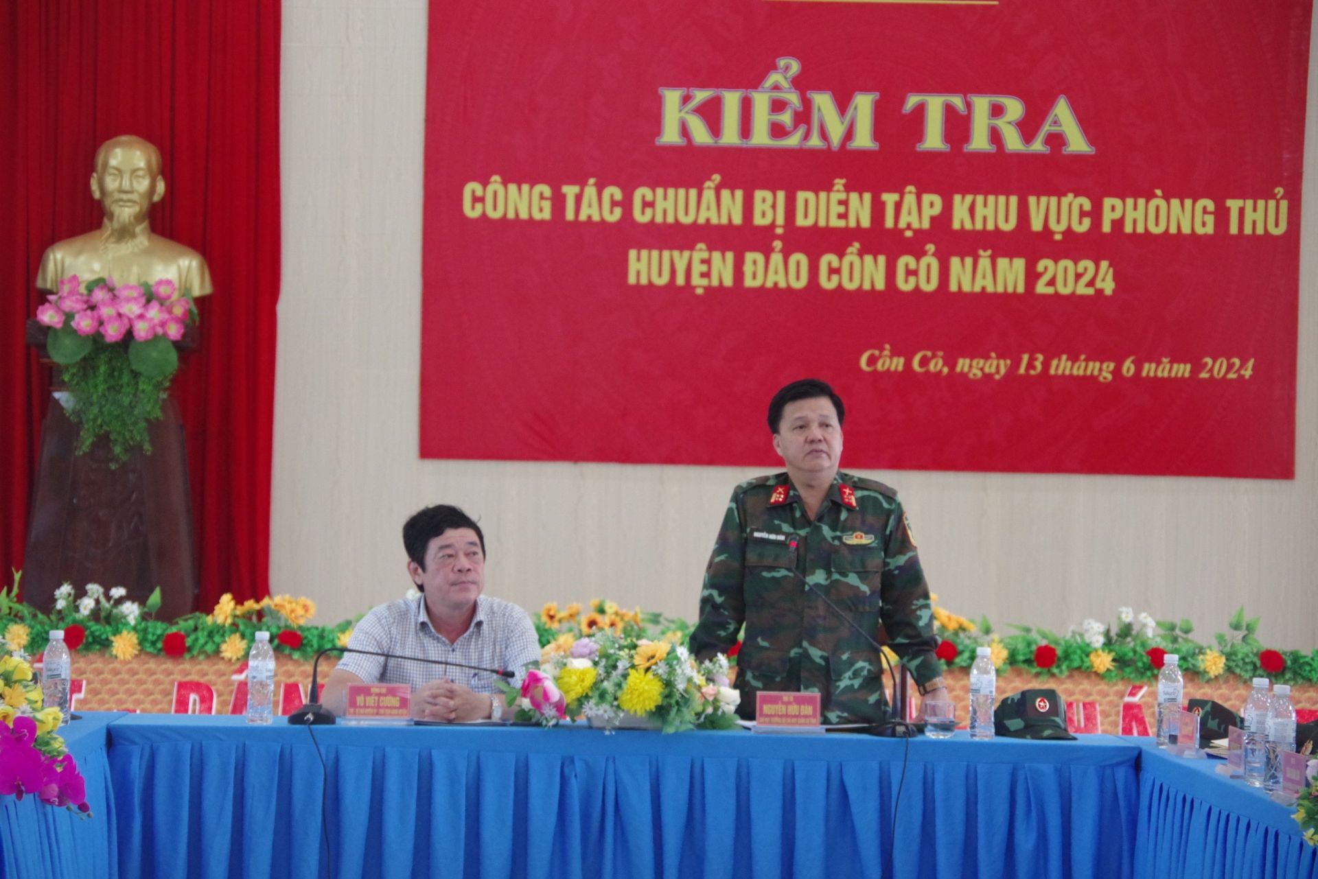 Đại t&amp;aacute; Nguyễn Hữu Đ&amp;agrave;n, Ủy vi&amp;ecirc;n Ban Thường vụ Tỉnh ủy, Chỉ huy trưởng Bộ CHQS tỉnh, Ph&amp;oacute; Trưởng ban Thường trực Ban chỉ đạo diễn tập huyện đảo Cồn Cỏ l&amp;agrave;m trưởng đo&amp;agrave;n kết luận đợt kiểm tra