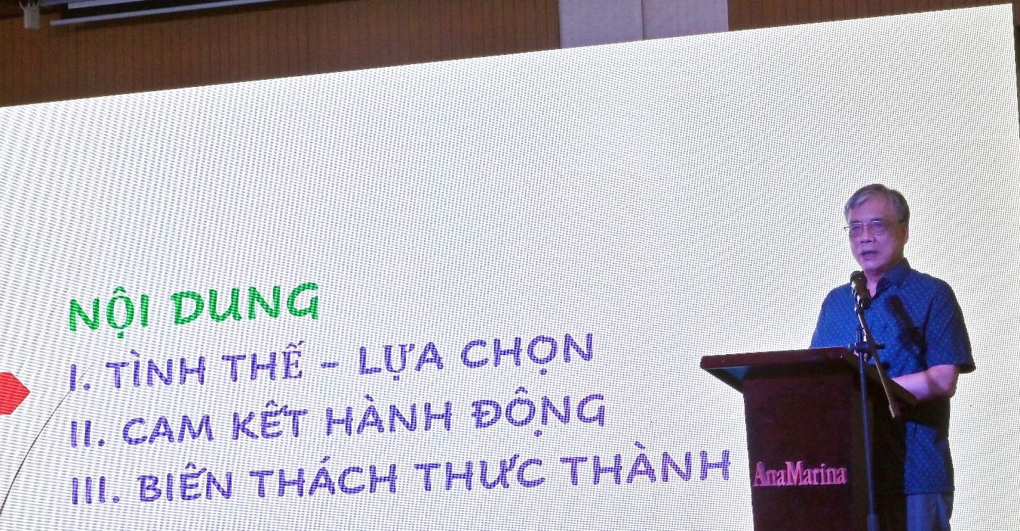 PGS.TS Trần Đ&amp;igrave;nh Thi&amp;ecirc;n, nguy&amp;ecirc;n Viện trưởng Viện Kinh tế Việt Nam, nguy&amp;ecirc;n th&amp;agrave;nh vi&amp;ecirc;n Tổ Tư vấn Thủ tướng Ch&amp;iacute;nh phủ, tham luận tại Hội thảo