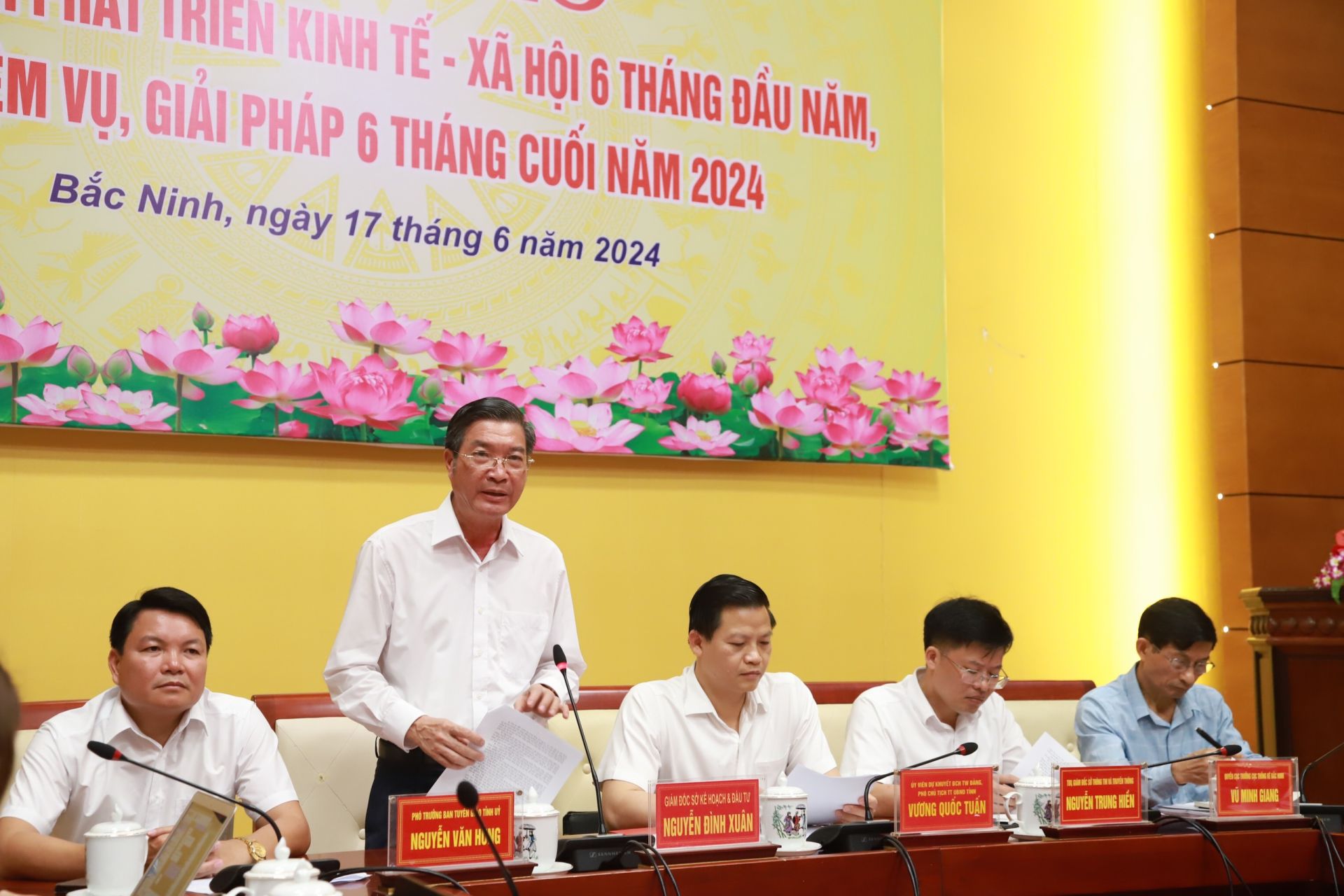 Đại diện Sở Kế hoạch v&amp;agrave; Đầu tư tỉnh Bắc Ninh th&amp;ocirc;ng tin tại họp b&amp;aacute;o