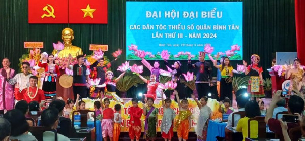 Hơn 40.000 đồng bào của 27 dân tộc anh em sinh sống và làm việc tại quận Bình Tân- TPHCM