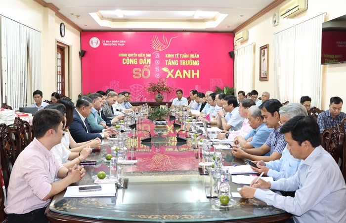 Đo&amp;agrave;n c&amp;ocirc;ng t&amp;aacute;c Central Retail Việt Nam gồm c&amp;oacute; Tổng Gi&amp;aacute;m đốc điều h&amp;agrave;nh v&amp;agrave; c&amp;aacute;c Gi&amp;aacute;m đốc phụ tr&amp;aacute;ch: Ph&amp;aacute;t triển dự &amp;aacute;n, điều h&amp;agrave;nh, mở rộng v&amp;agrave; ph&amp;aacute;t triển quỹ đất, chiến lược, x&amp;uacute;c tiến thương mại, đối ngoại