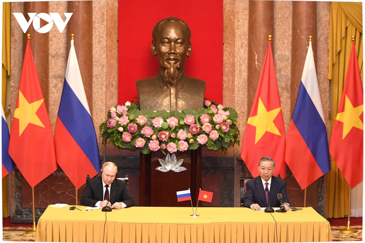 Chủ tịch nước T&amp;ocirc; L&amp;acirc;m v&amp;agrave; Tổng thống Putin chủ tr&amp;igrave; cuộc họp b&amp;aacute;o chung