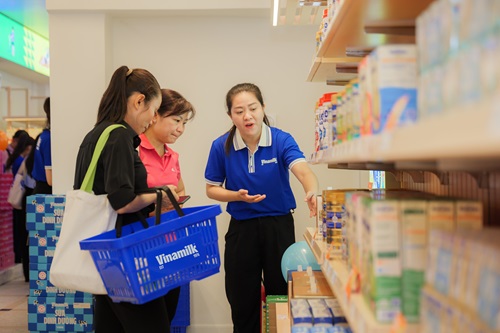 Vinamilk hiện c&amp;oacute; gần 250  loại sản phẩm dinh dưỡng đ&amp;aacute;p ứng  hầu hết nhu cầu ở mọi lứa tuổi.