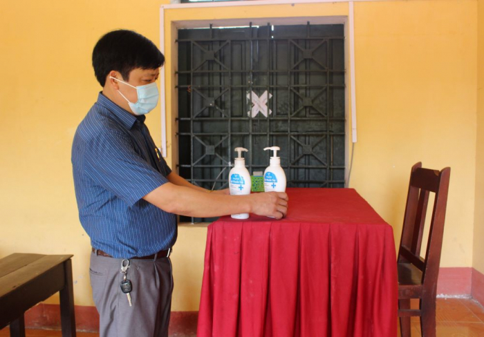 Trường THPT Văn Miếu huyện Thanh Sơn (Phú Thọ) chuẩn bị đầy đủ các thiết bị phòng dịch cho kỳ thi an toàn Trường THPT Văn Miếu huyện Thanh Sơn (Phú Thọ) chuẩn bị đầy đủ các thiết bị phòng dịch cho kỳ thi an toàn