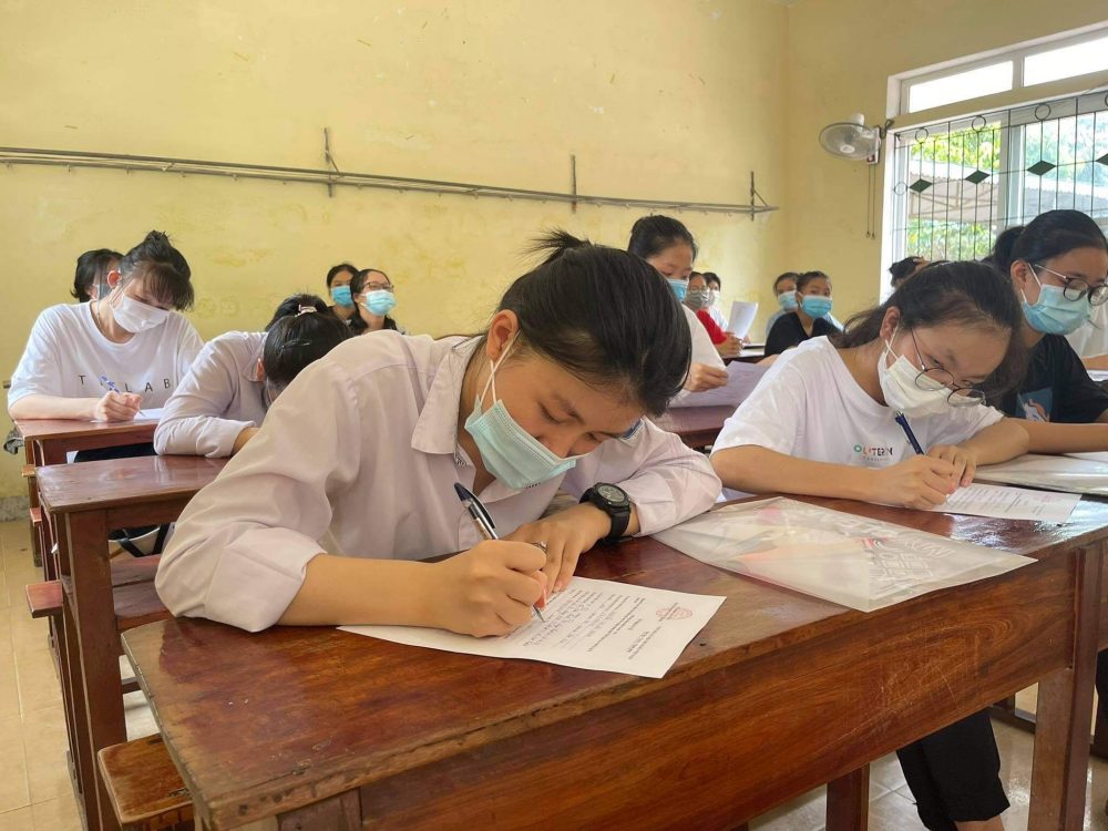 H&amp;agrave; Tĩnh v&amp;agrave;o ng&amp;agrave;y thi thứ 2 Kỳ thi tốt nghiệp THPT 2021