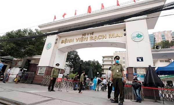 Bệnh viện Bạch Mai - nơi xảy ra vụ n&amp;acirc;ng gi&amp;aacute; thiết bị y tế