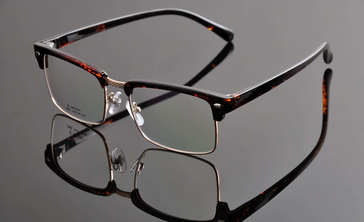 Một mẫu k&amp;iacute;nh của Mingyue Lens