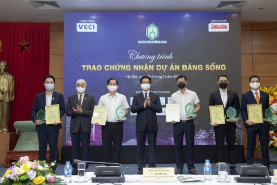 Nối tiếp thành công, Five Star West Lake được vinh danh tại “Dự án đáng sống 2021”