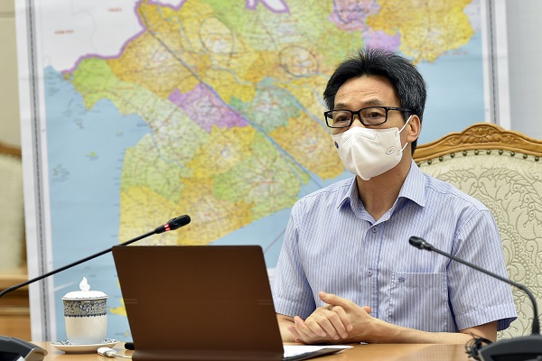 Ph&amp;oacute; Thủ tướng Vũ Đức Đam nhấn mạnh: &amp;ldquo;Nếu tất cả người d&amp;acirc;n Việt Nam c&amp;ugrave;ng đồng l&amp;ograve;ng, quyết t&amp;acirc;m, nhất định ch&amp;uacute;ng ta sẽ đẩy l&amp;ugrave;i được dịch bệnh lần n&amp;agrave;y, để đất nước sớm quay lại cuộc sống b&amp;igrave;nh thường mới&amp;rdquo;