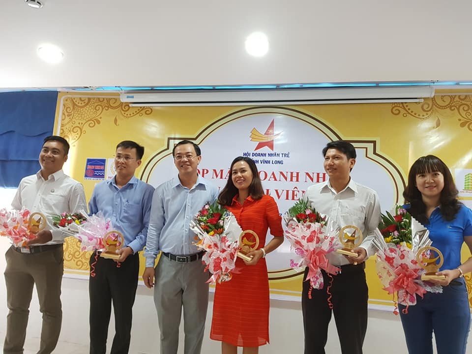 Họp mặt, kết nạp hội vi&amp;ecirc;n mới