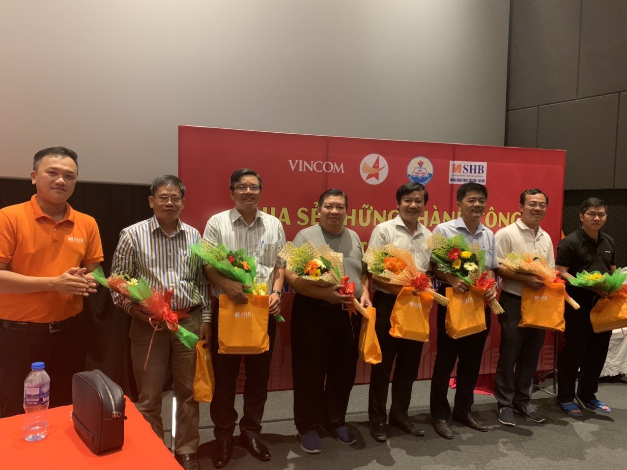 L&amp;atilde;nh đạo Hội DNT giao lưu định hướng nghề nghiệp v&amp;agrave; khởi nghiệp cho học sinh