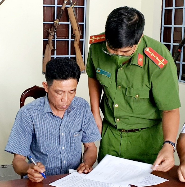 &amp;Ocirc;ng Ho&amp;agrave;ng C&amp;ocirc;ng &amp;Yacute; bị khởi tố, bắt tạm giam.