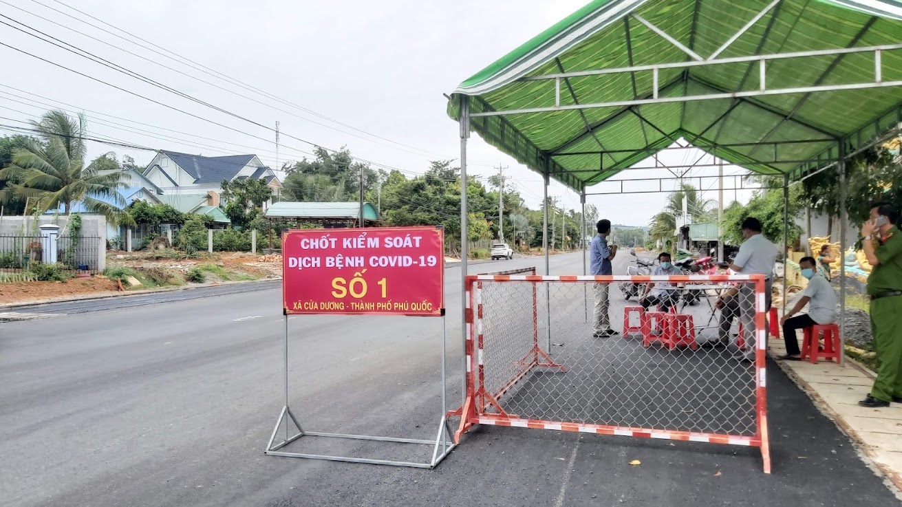 Ph&amp;uacute; Quốc tăng cường c&amp;aacute;c chốt ph&amp;ograve;ng dịch tại khu vực gi&amp;aacute;p ranh giữa c&amp;aacute;c x&amp;atilde;