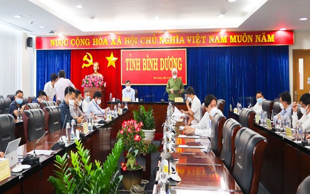 &amp;Ocirc;ng Nguyễn Văn Lợi, Ủy vi&amp;ecirc;n Trung ương Đảng, B&amp;iacute; thư Tỉnh ủy ph&amp;aacute;t biểu tại cuộc họp.