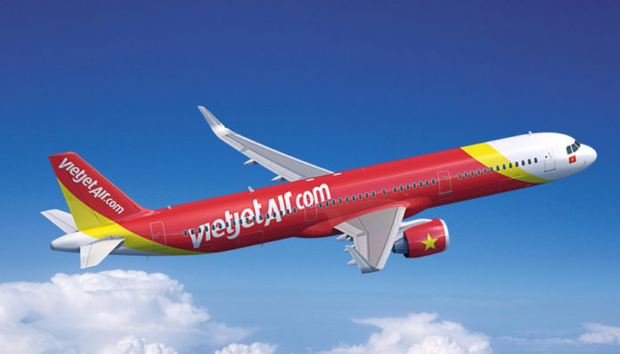 Covid b&amp;ugrave;ng ph&amp;aacute;t, Vietjet vẫn thu về 127 tỷ đồng sau 6 th&amp;aacute;ng đầu năm