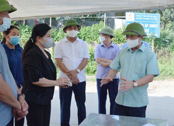 Chủ tịch UBND tỉnh Ph&amp;uacute; Thọ kiểm tra chốt phong tỏa ph&amp;ograve;ng dịch tại khu 1, x&amp;atilde; Gia Thanh, huyện Ph&amp;uacute; Ninh