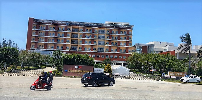 Bệnh viện Đa khoa Trung ương Quảng Nam, l&amp;agrave; nơi điều trị bệnh nh&amp;acirc;n Covid-19 nặng của tỉnh.