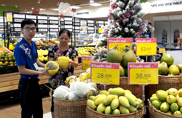 Si&amp;ecirc;u thị Co.opmart Việt Tr&amp;igrave; b&amp;agrave;y b&amp;aacute;n tr&amp;ecirc;n 90% sản phẩm l&amp;agrave; h&amp;agrave;ng Việt Nam với mẫu m&amp;atilde; đa dạng, chất lượng đảm bảo.