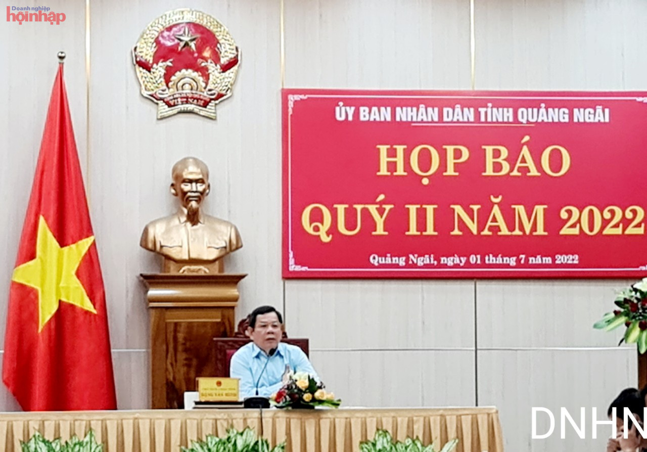 Chủ tịch UBND tỉnh Đặng Văn Minh chủ tr&amp;igrave; buổi họp b&amp;aacute;o nhằm th&amp;ocirc;ng tin về t&amp;igrave;nh h&amp;igrave;nh kinh tế - x&amp;atilde; hội trong qu&amp;yacute; II 6 th&amp;aacute;ng đầu năm; nhiệm vụ, giải ph&amp;aacute;p trọng t&amp;acirc;m 6 th&amp;aacute;ng cuối năm 2022.