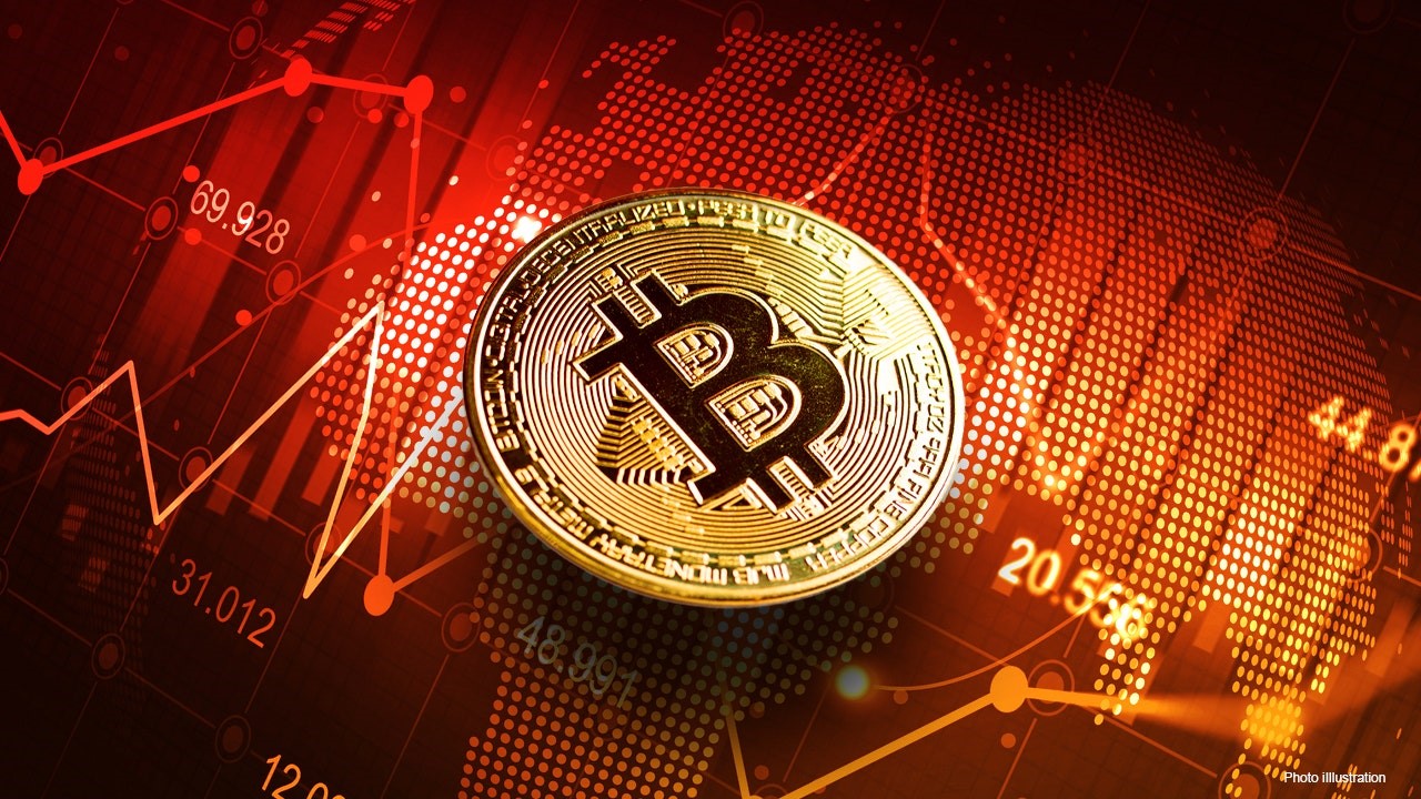 Bitcoin v&amp;agrave; tiền điện tử n&amp;oacute;i chung sụt giảm mạnh về vốn h&amp;oacute;a trong qu&amp;yacute; 2/2022