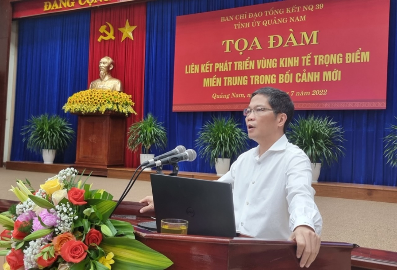 đồng ch&amp;iacute; Trần Tuấn Anh cho rằng, nh&amp;igrave;n về tổng thể, mặc d&amp;ugrave; duy tr&amp;igrave; được mức tăng trưởng cao trong thời gian d&amp;agrave;i nhưng quy m&amp;ocirc; kinh tế của V&amp;ugrave;ng Kinh tế trọng điểm miền Trung c&amp;ograve;n tương đối nhỏ v&amp;agrave; chiếm tỷ trọng kh&amp;aacute; thấp trong nền kinh tế Việt Nam.