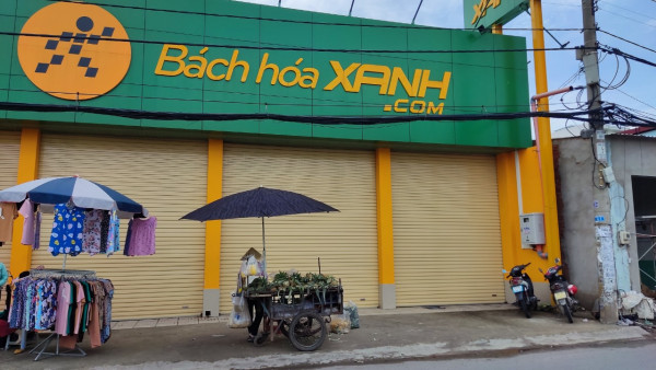 Đóng cửa hàng trăm cửa hàng Bách Hóa Xanh