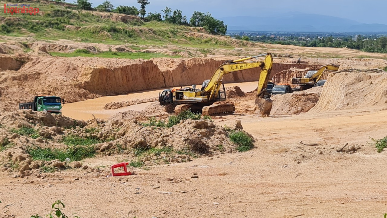 C&amp;ocirc;ng bố gi&amp;aacute; vật liệu phục vụ thi c&amp;ocirc;ng dự &amp;aacute;n cao tốc đoạn qua tỉnh Quảng Ng&amp;atilde;i vẫn c&amp;ograve;n nhiều vướng mắc
