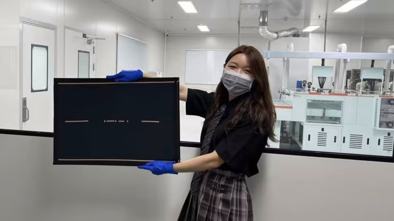 C&amp;aacute;c tế b&amp;agrave;o perovskite nhẹ v&amp;agrave; c&amp;oacute; thể uốn cong được dự kiến ​​sẽ c&amp;oacute; nhiều ứng dụng mới. (Ảnh do DaZheng (Jiangsu) Micro-Nano Technologies) cung cấp)