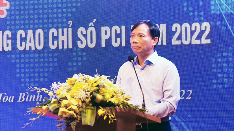 &amp;Ocirc;ng B&amp;ugrave;i Văn Kh&amp;aacute;nh - Chủ tịch UBND tỉnh H&amp;ograve;a B&amp;igrave;nh ph&amp;aacute;t biểu khai mạc Hội nghị.