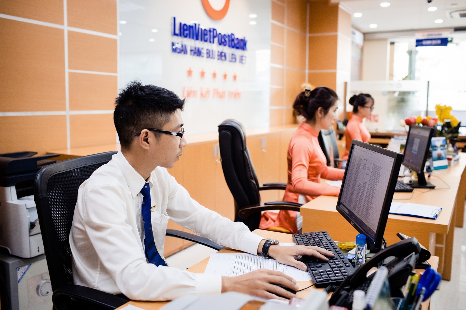 Lợi nhuận trước thuế qu&amp;yacute; II của LienVietPostBank gần gấp đ&amp;ocirc;i c&amp;ugrave;ng kỳ năm ngo&amp;aacute;i