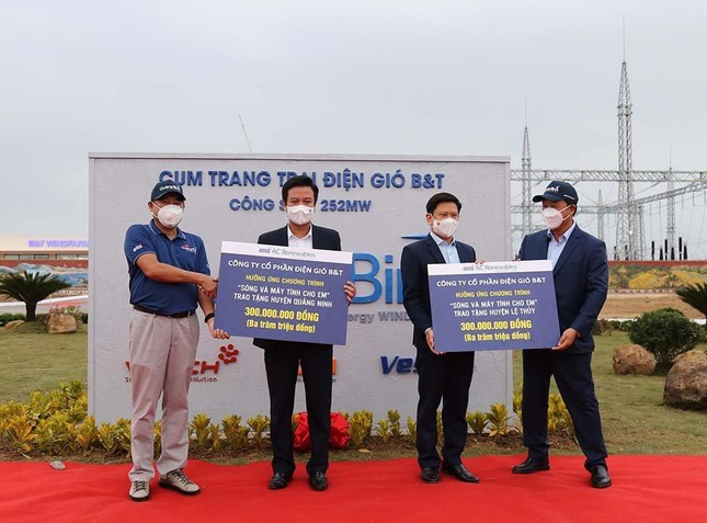 Chủ đầu tư trao 600 triệu đồng cho chương tr&amp;igrave;nh S&amp;oacute;ng v&amp;agrave; m&amp;aacute;y t&amp;iacute;nh cho em của hai huyện Quảng Ninh v&amp;agrave; Lệ Thuỷ