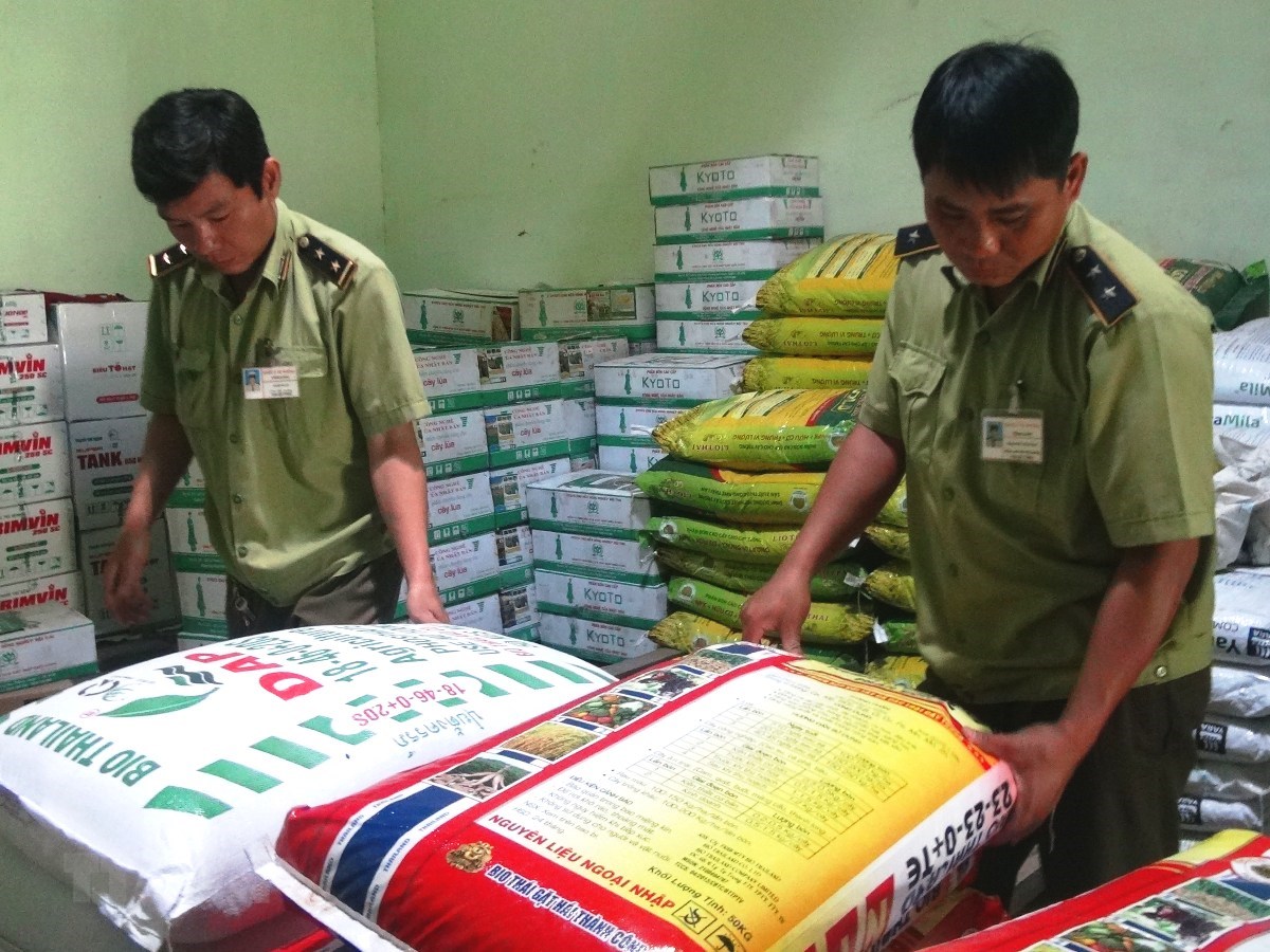 Cục Quản l&amp;yacute; thị trường: Cẩn trọng với ph&amp;acirc;n b&amp;oacute;n giả trộn đất, xỉ