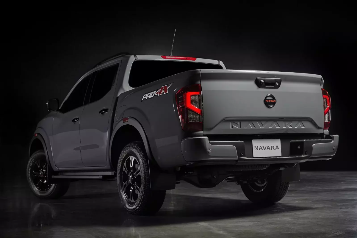 Nissan Navara 2022 được trang bị nhiều t&amp;iacute;nh năng an to&amp;agrave;n