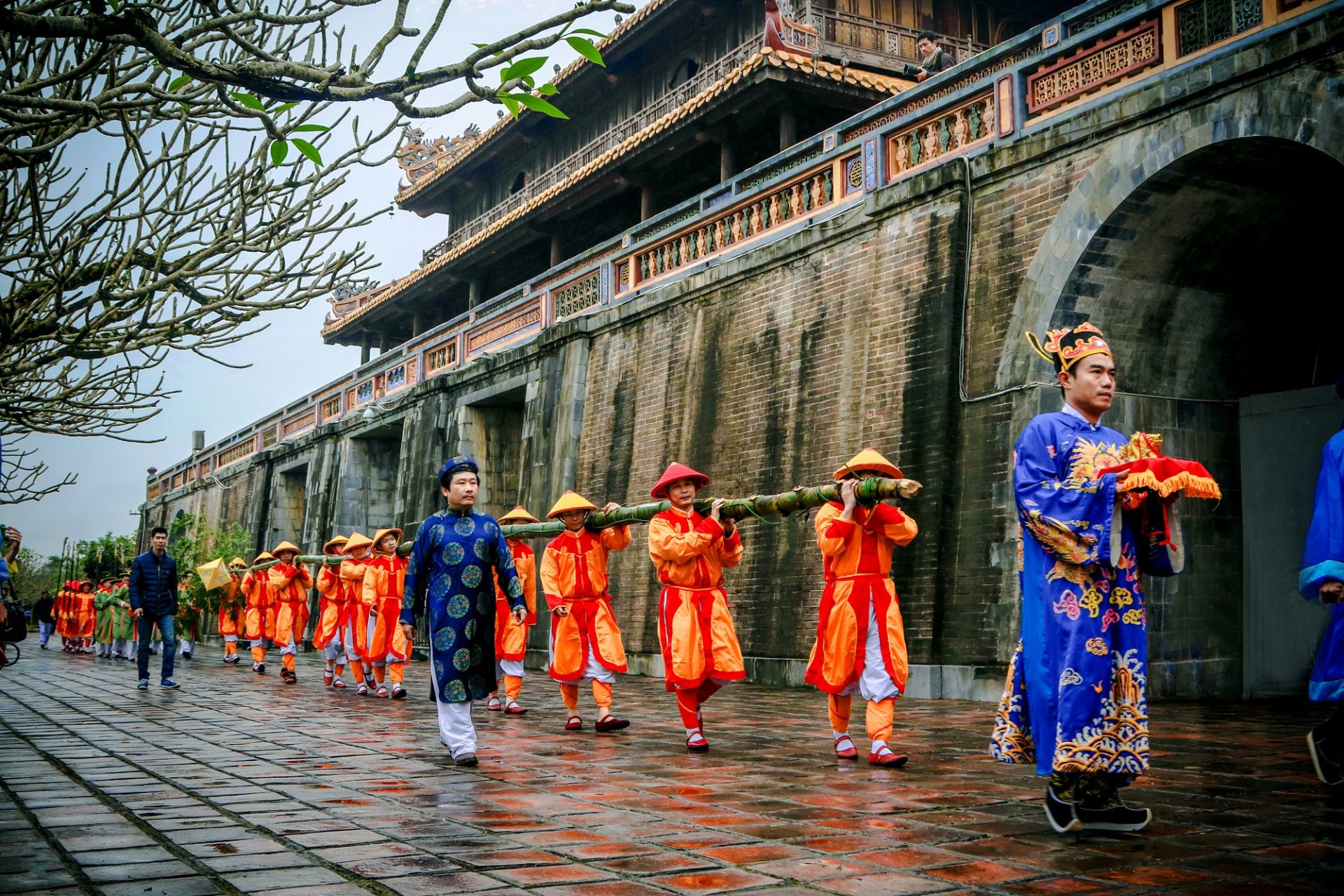 Huế - Kh&amp;aacute;m ph&amp;aacute; văn h&amp;oacute;a cố Đ&amp;ocirc;