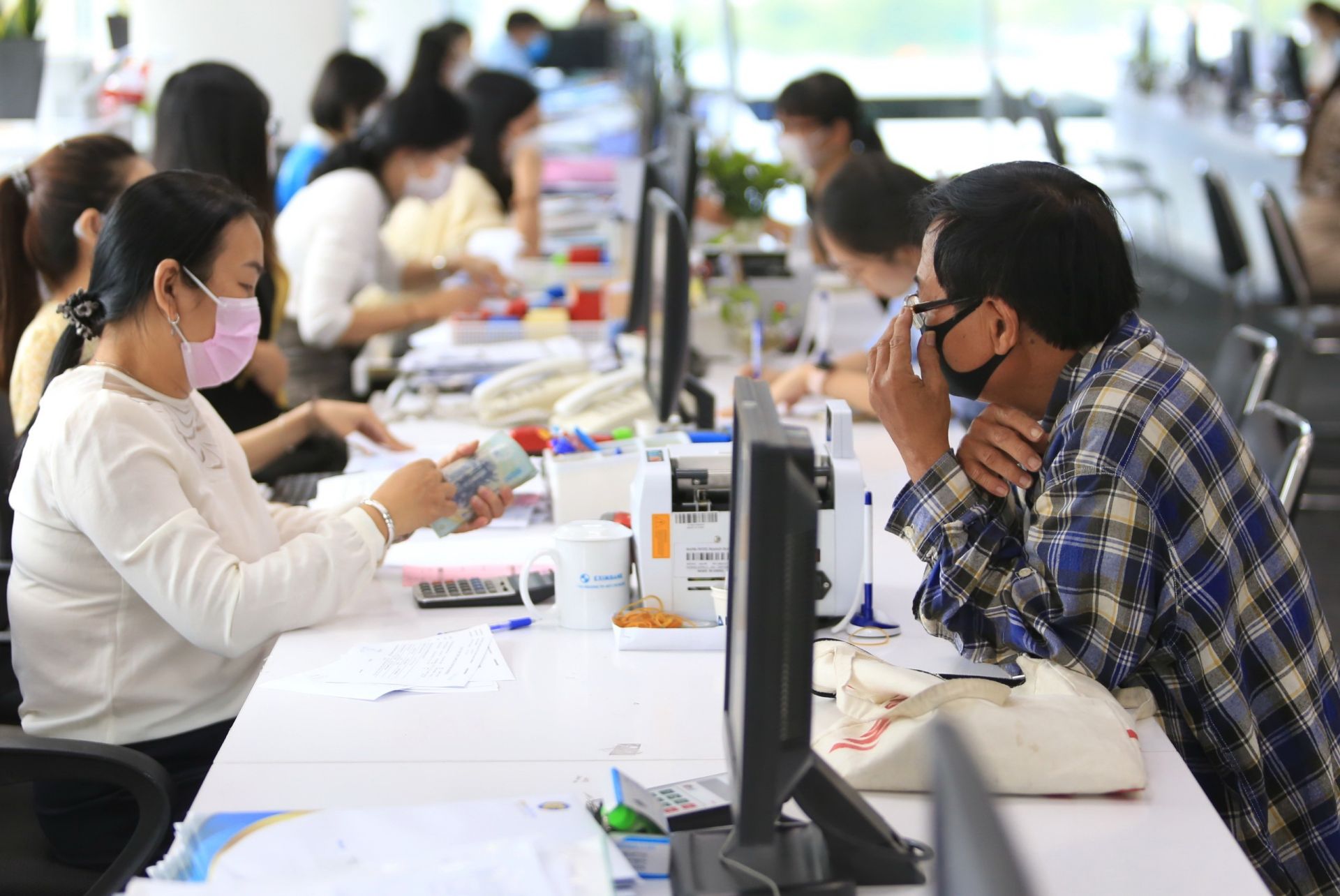 NHNN đề xuất giải ph&amp;aacute;p ch&amp;iacute;nh s&amp;aacute;ch n&amp;acirc;ng lực đẩy cho doanh nghiệp nhỏ v&amp;agrave; vừa