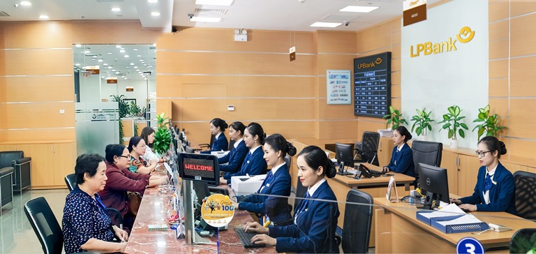 Ảnh minh họaLPBank lu&amp;ocirc;n đảm bảo quyền lợi hợp ph&amp;aacute;p, ch&amp;iacute;nh đ&amp;aacute;ng của kh&amp;aacute;ch h&amp;agrave;ng v&amp;agrave; ki&amp;ecirc;n quyết thanh lọc những c&amp;aacute;n bộ, nh&amp;acirc;n vi&amp;ecirc;n vi phạm ph&amp;aacute;p luật