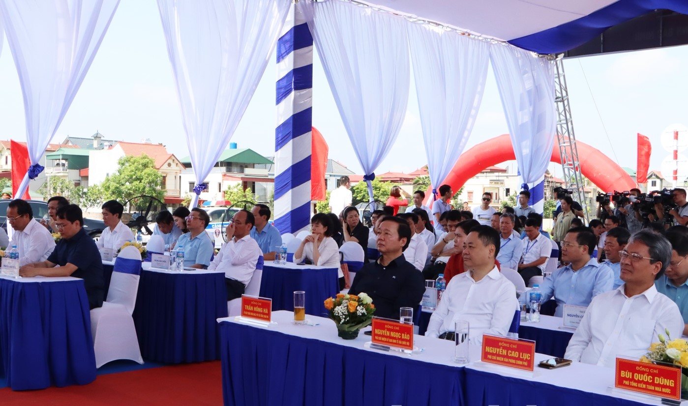 To&amp;agrave;n cảnh buổi lễ