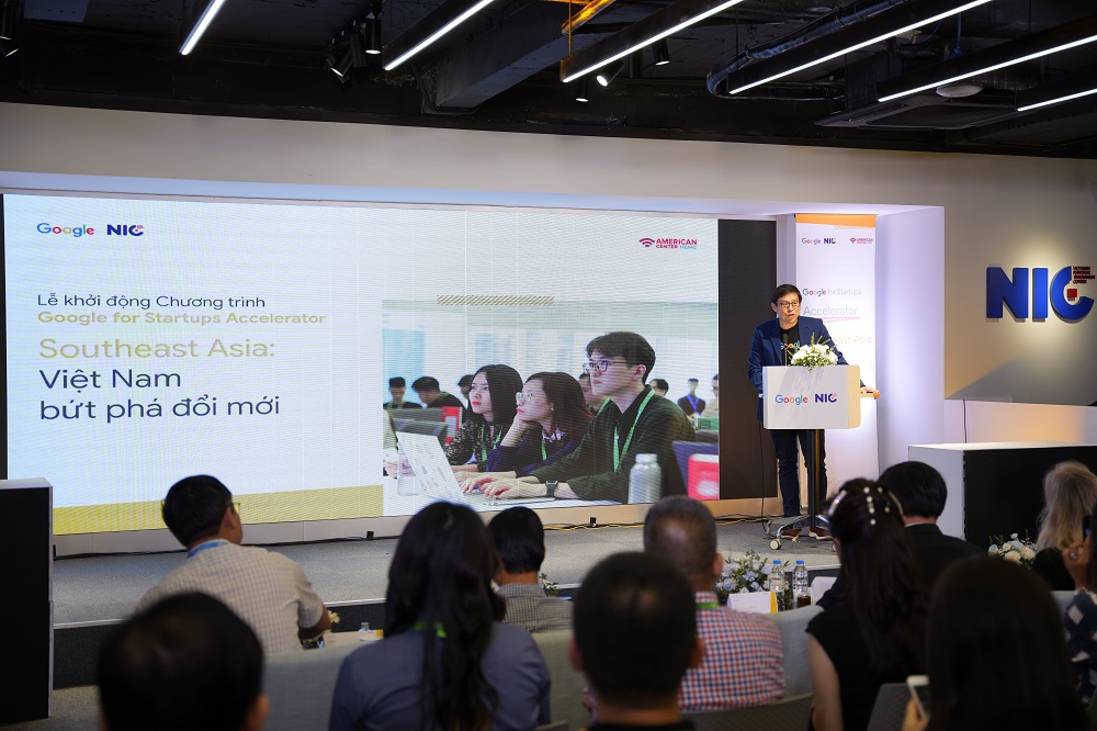 &amp;Ocirc;ng Thye Yeow Bok - Gi&amp;aacute;m đốc Hệ sinh th&amp;aacute;i Khởi nghiệp, khu vực Đ&amp;ocirc;ng Nam &amp;Aacute;, Nam &amp;Aacute; v&amp;agrave; Đại Trung Hoa, Google Ch&amp;acirc;u &amp;Aacute; - Th&amp;aacute;i B&amp;igrave;nh Dương ph&amp;aacute;t biểu tại sự kiện.JPG