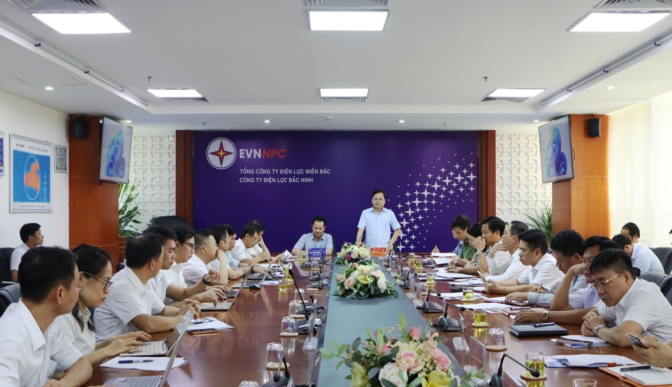 To&amp;agrave;n cảnh hội nghị.