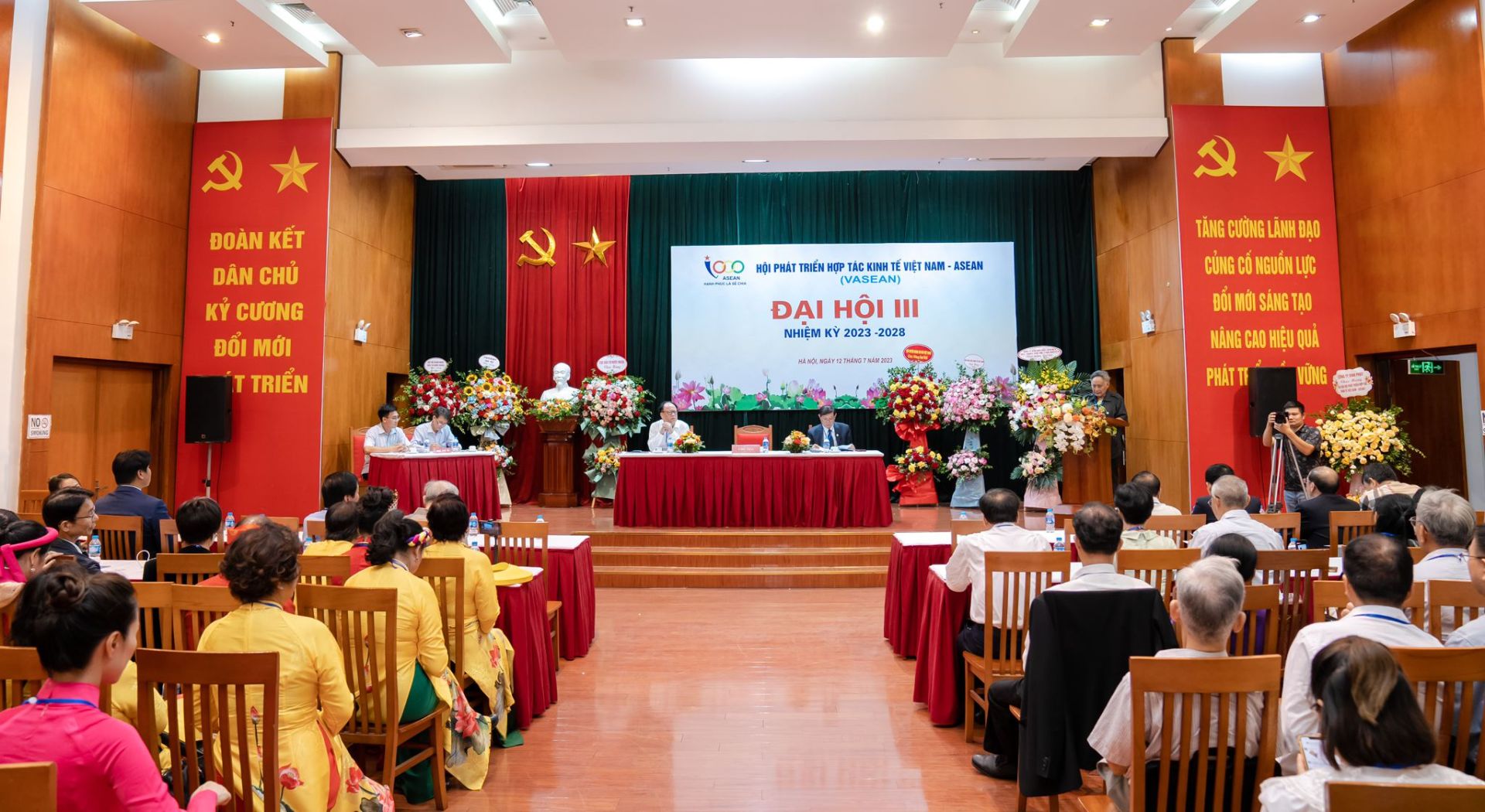 To&amp;agrave;n cảnh sự kiện (Ảnh: Qu&amp;aacute;ch Sơn).