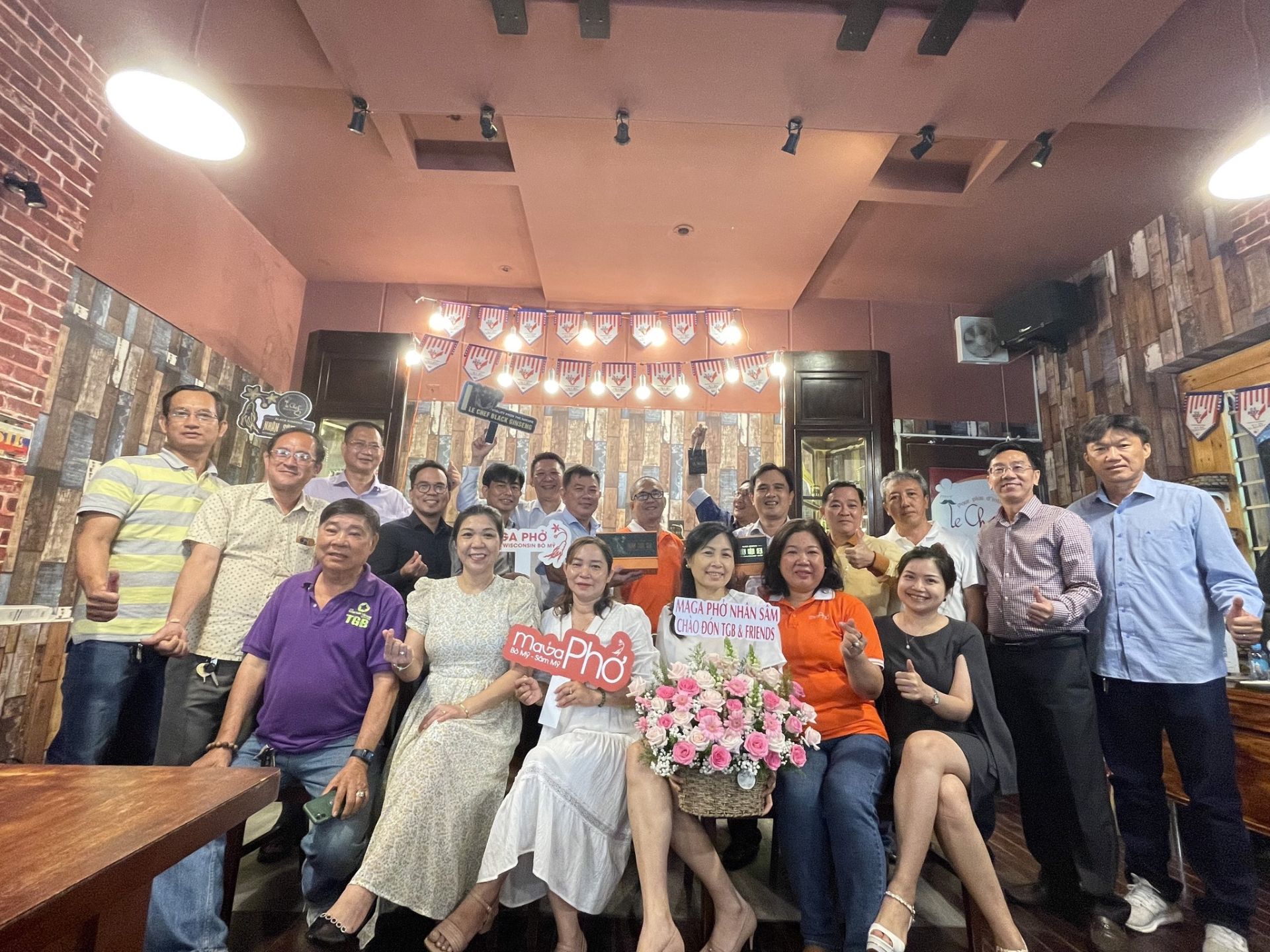 TGB lập đo&amp;agrave;n đến thăm C&amp;ocirc;ng ty TNHH Nh&amp;agrave; h&amp;agrave;ng Le Chef, Đại diện: Chị Đặng Trần Cẩm V&amp;acirc;n - Ủy Vi&amp;ecirc;n Ban Chấp H&amp;agrave;nh TGB.