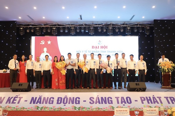 Ban chấp h&amp;agrave;nh Hội Y tế tư nh&amp;acirc;n tỉnh kh&amp;oacute;a IV với 15 đồng ch&amp;iacute;
